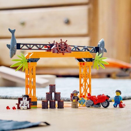 LEGO City 60342 - Žraločí kaskadérská výzva