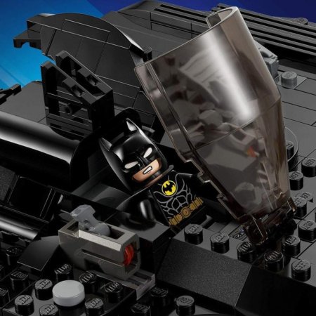 LEGO DC 76265 - Batwing: Batman vs. Joker